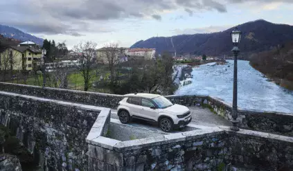 Jeep Avenger e-Hybrid / SUV made in Poland