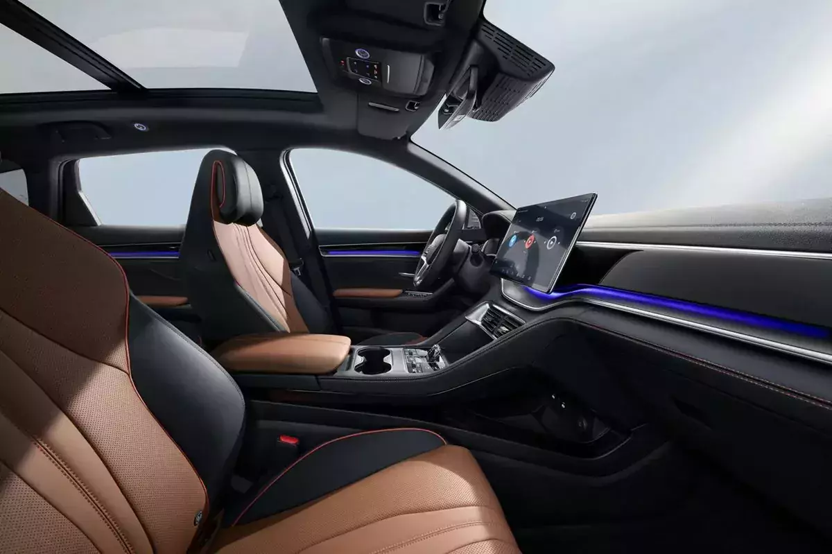 Seal U DM-I plug-in hybrid SUV