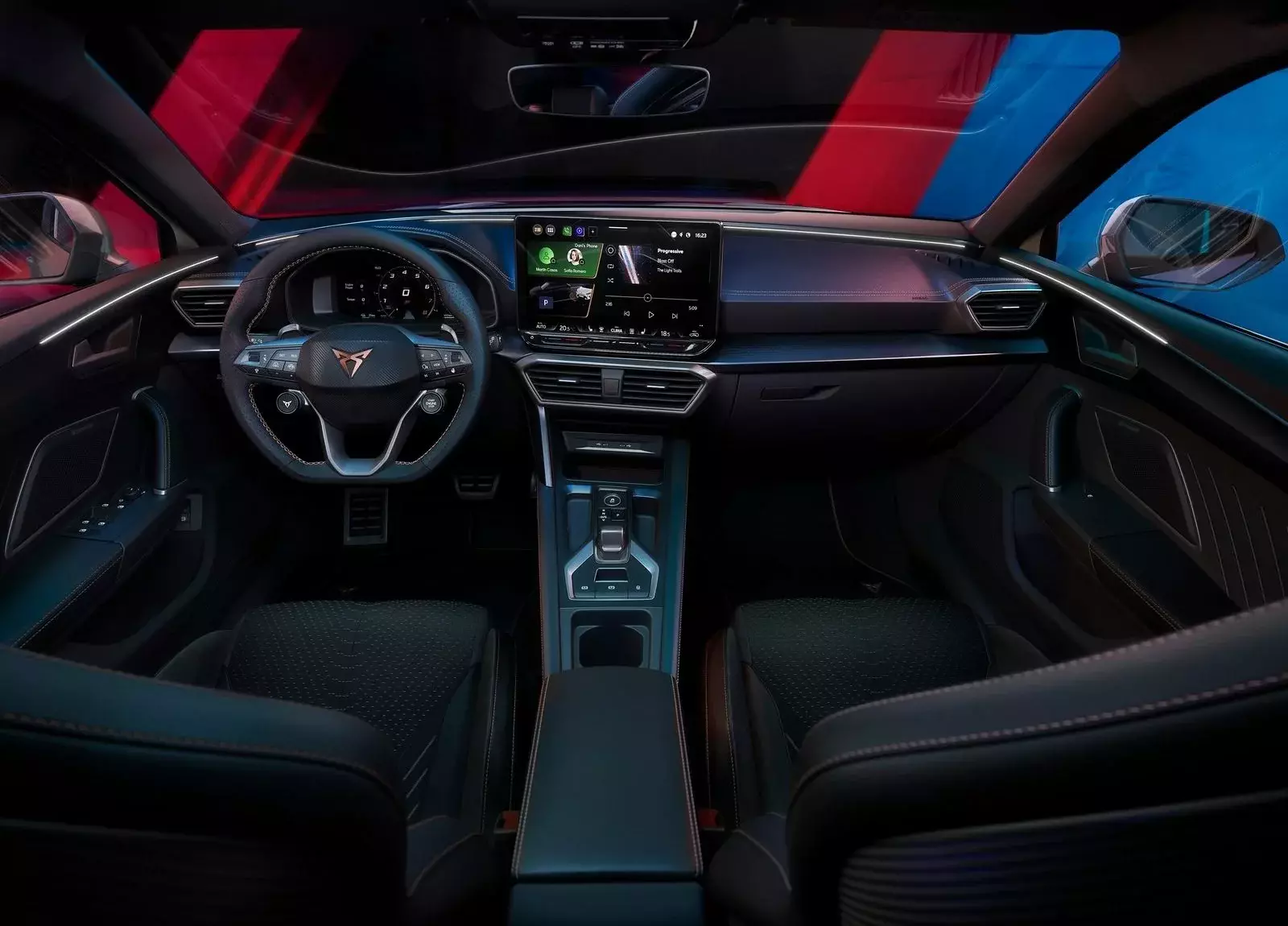 Cupra Leon hatchback 5-drzwiowe wnętrze