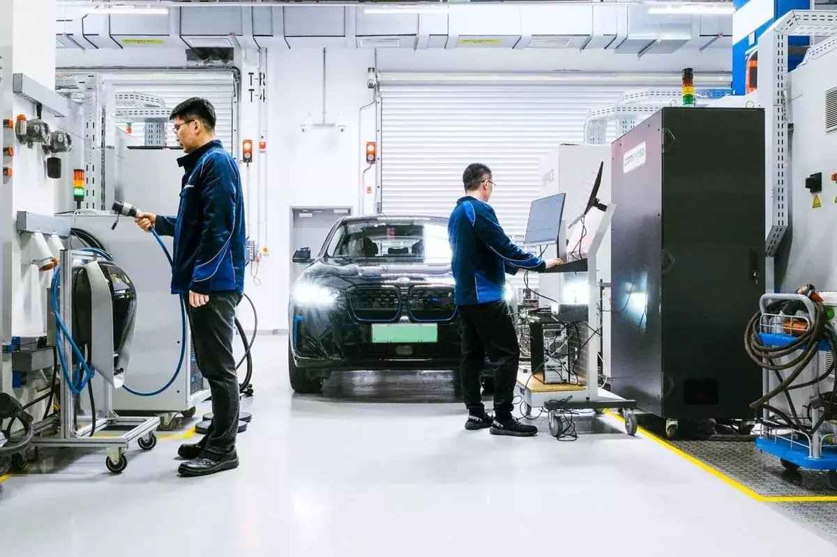 bmw-jest jeden z wielu producentów samochodów z fabryką w Chinach