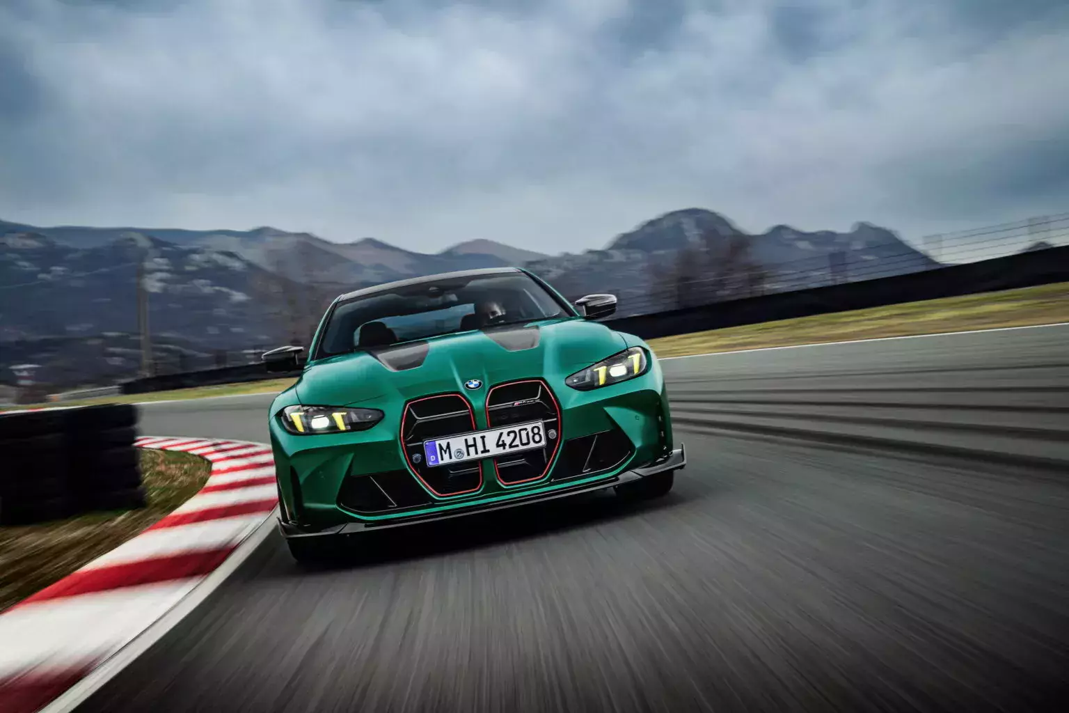 bmw-m4-cs-na-nordschleife