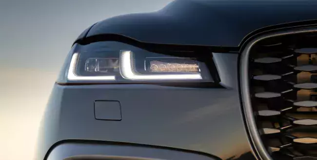 jaguar-f-pace-suv-silnik-spalinowy