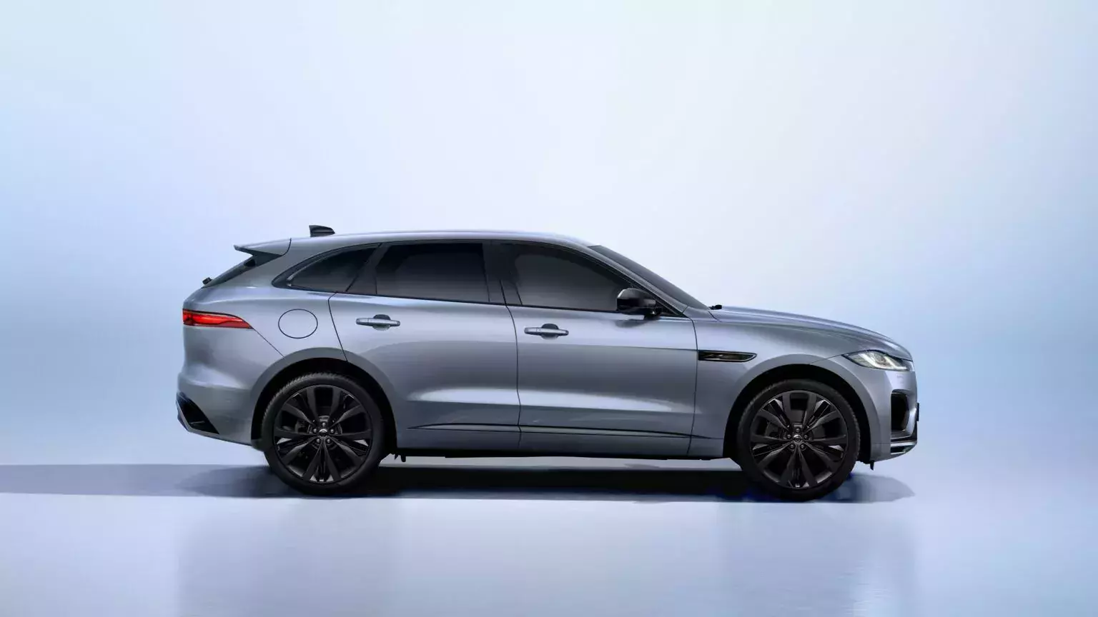 jaguar-f-pace-suv-silnik-spalinowy