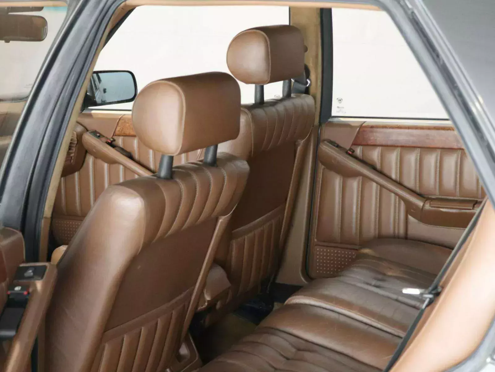 lancia-thema-silnik-ferrari