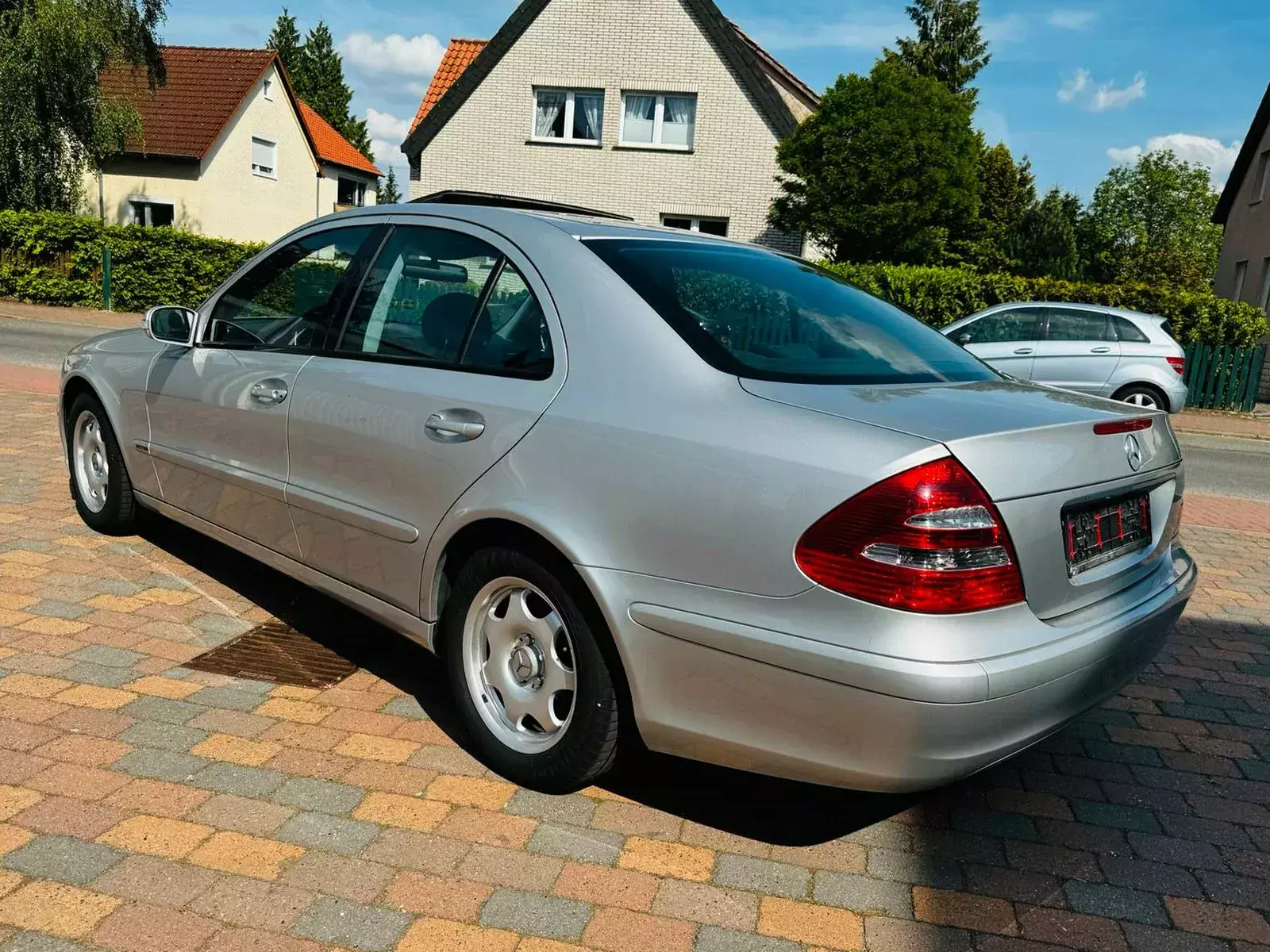 niezniszczalny-mercedes-e-w211