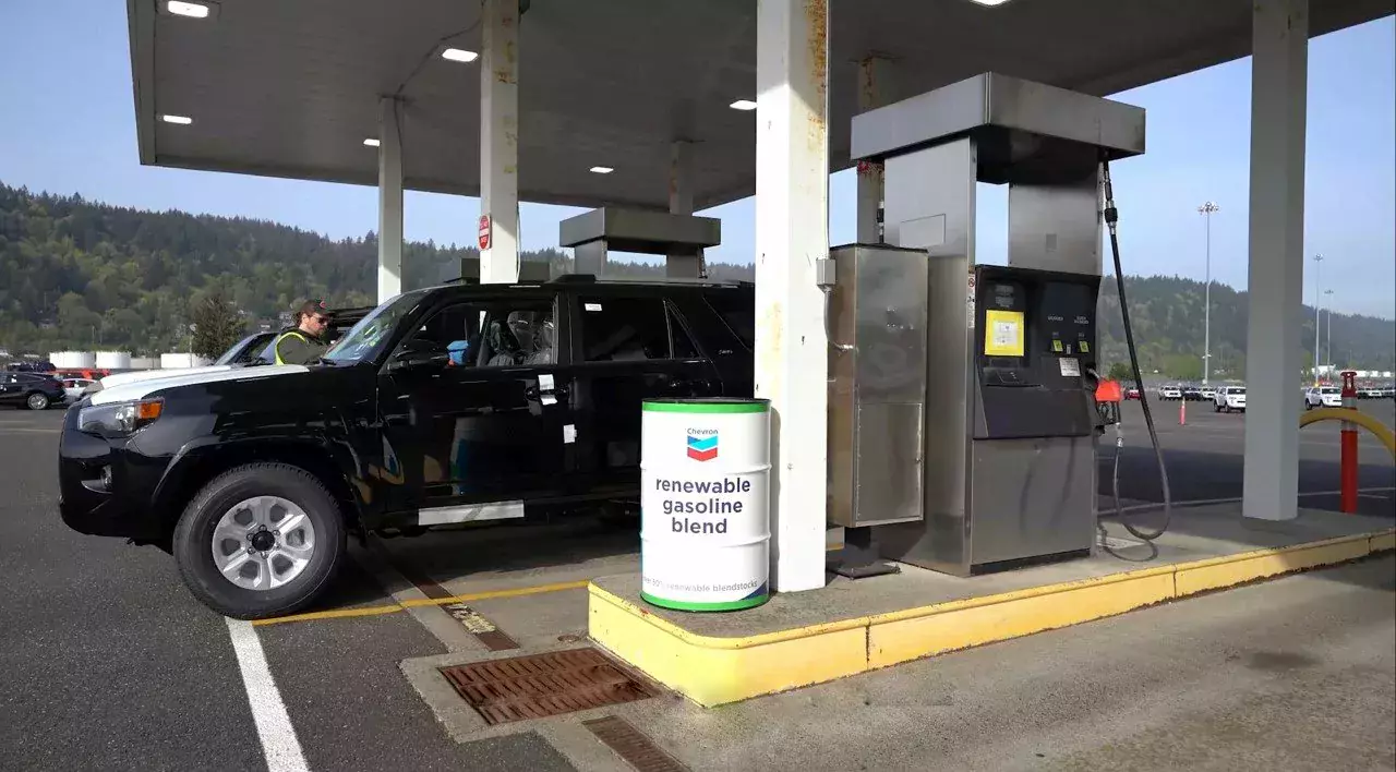 Niskoemisyjna benzyna może trafić na stacje paliw