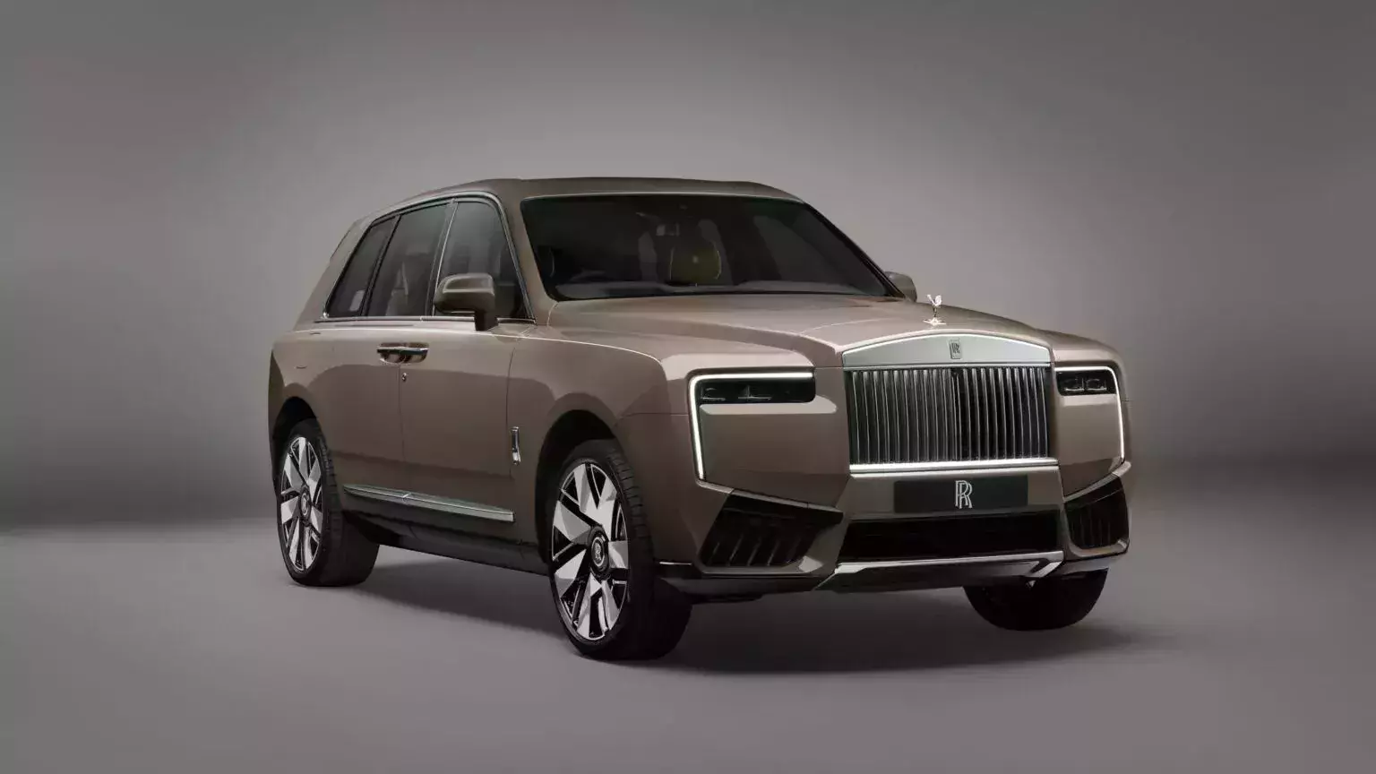 nowy-suv-rolls-royce-cullinan