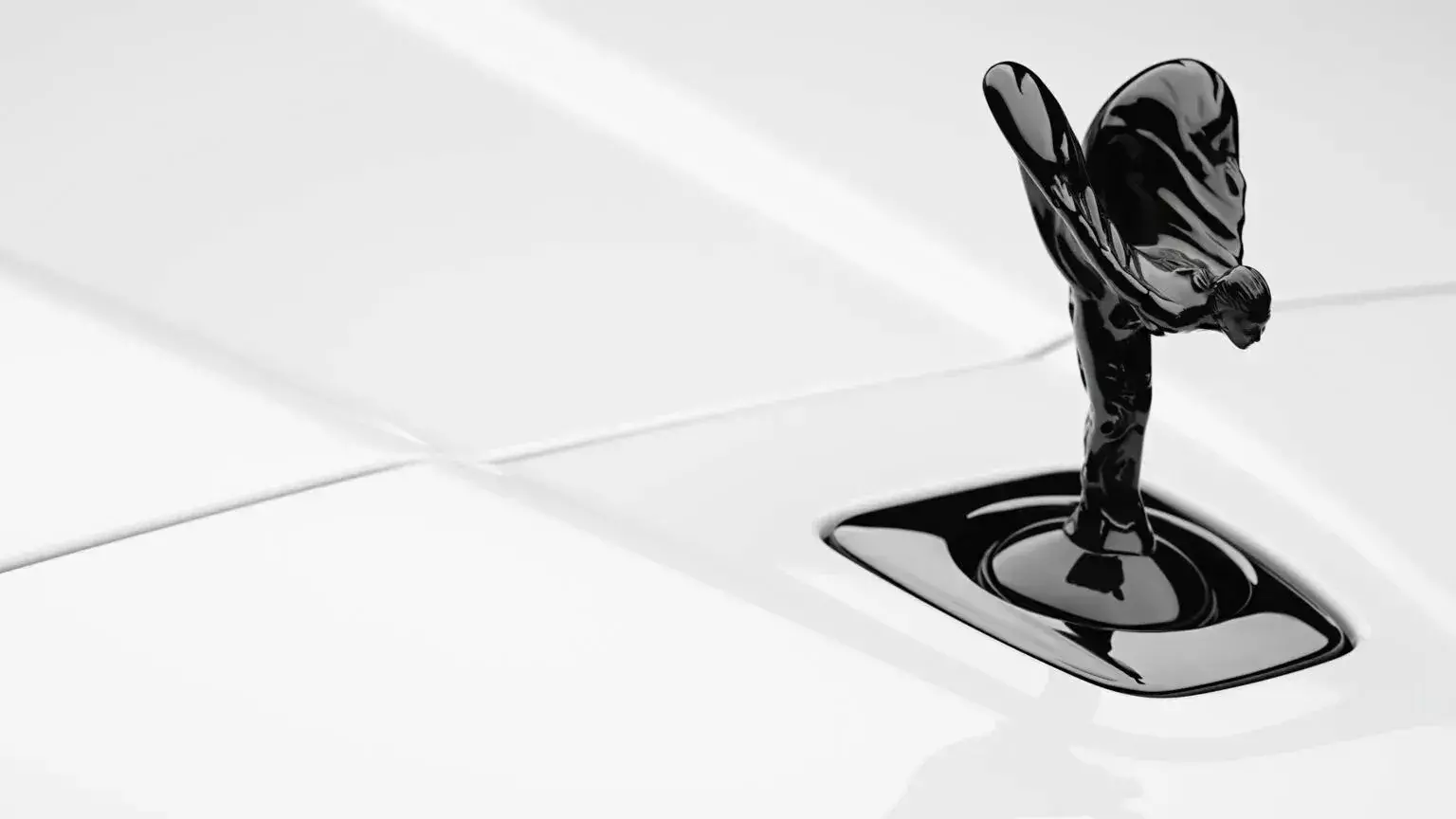 nowy-suv-rolls-royce-cullinan