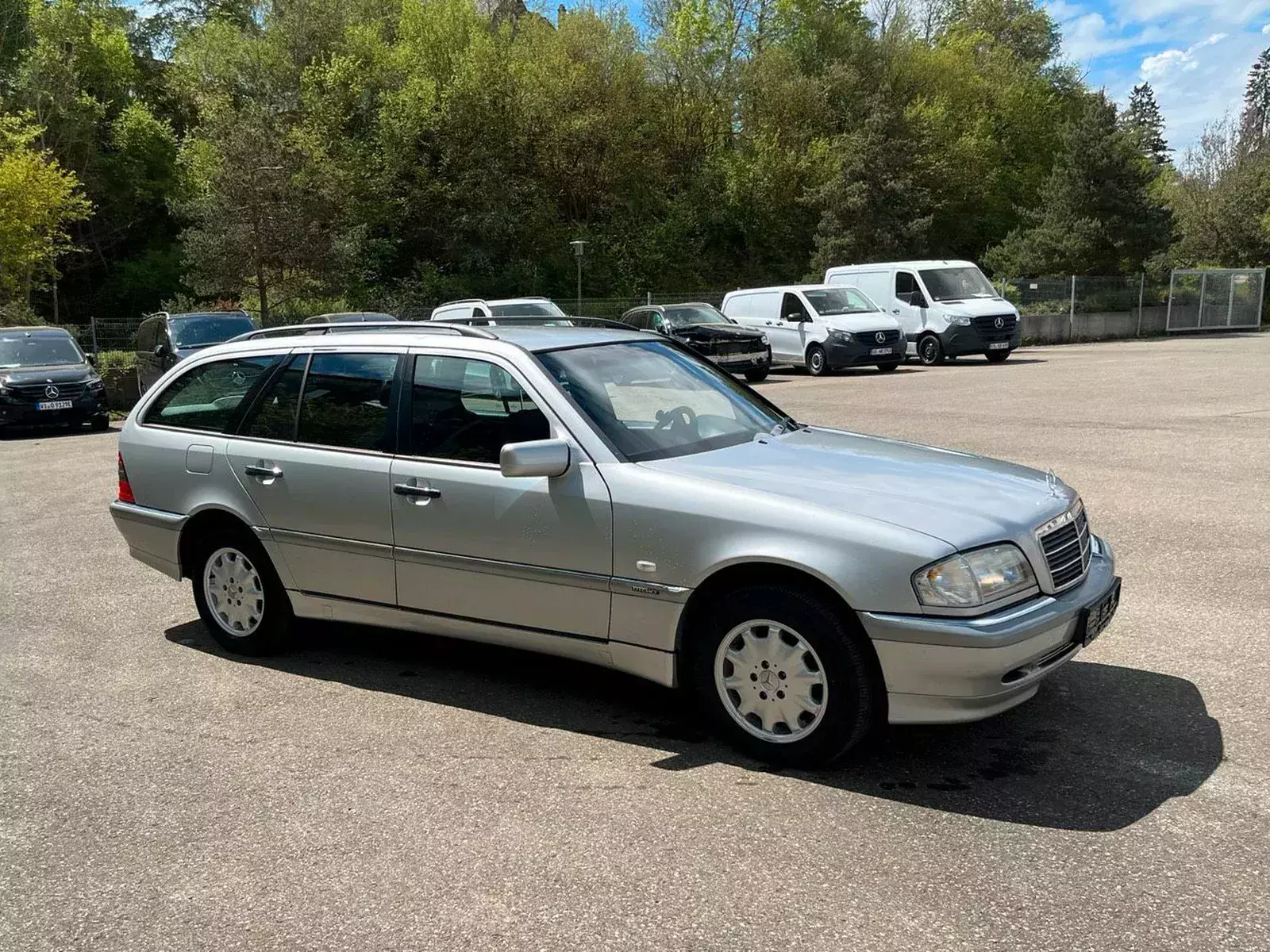 praktycznie-nowy-mercedes-w-202