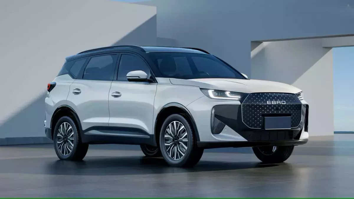 suv ebro s700 to mocna konkurencja dla Kia Dacii i DR