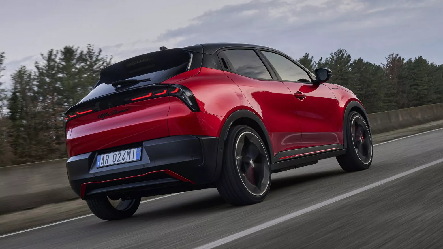 suv-alfa-romeo-junior
