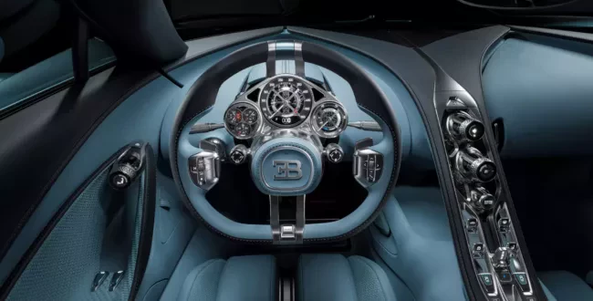 Bugatti Tourbillon / kokpit / zegary