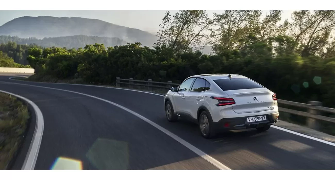 crossover Citroen C4X