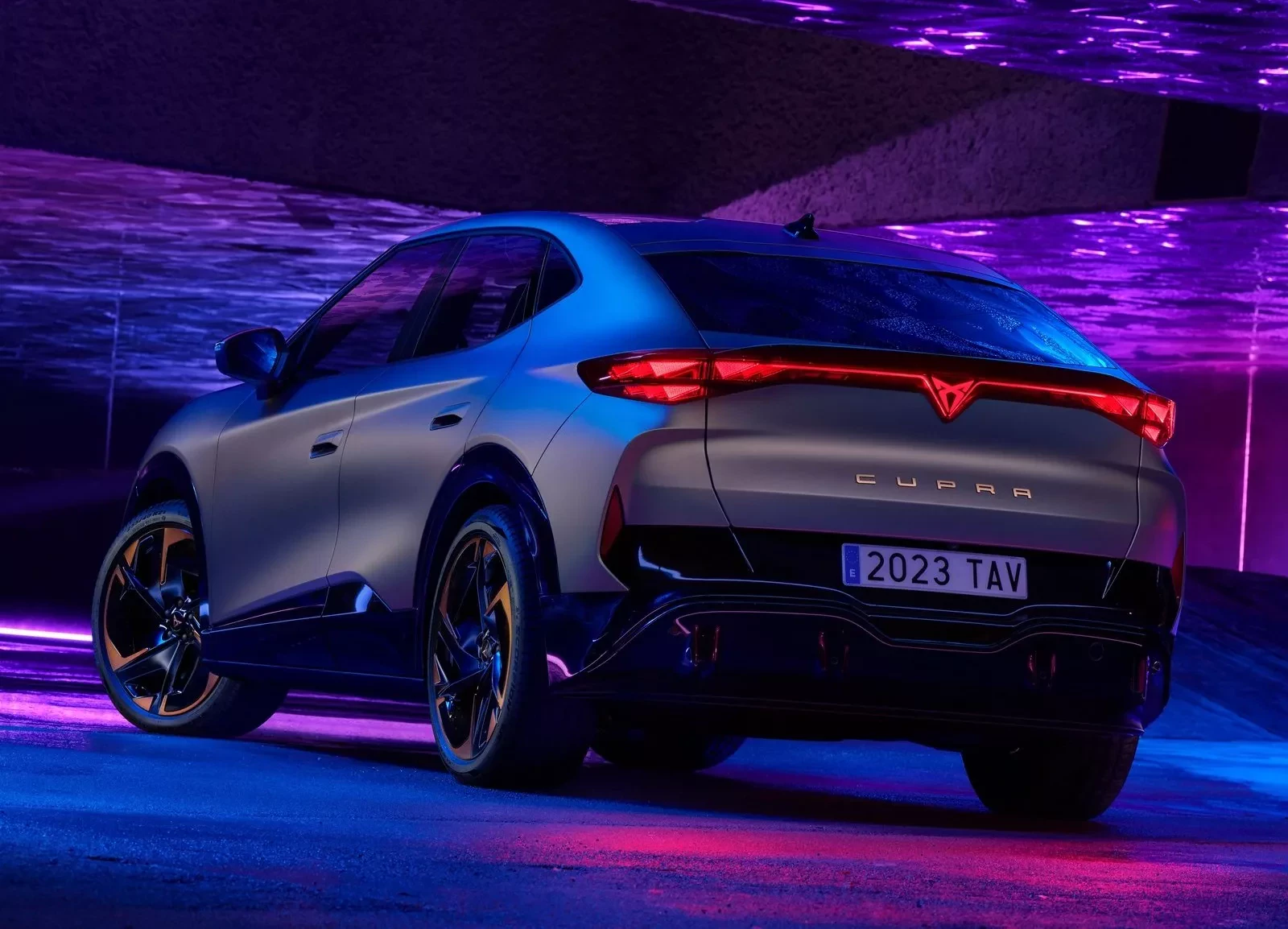 Cupra Tavascan / tył