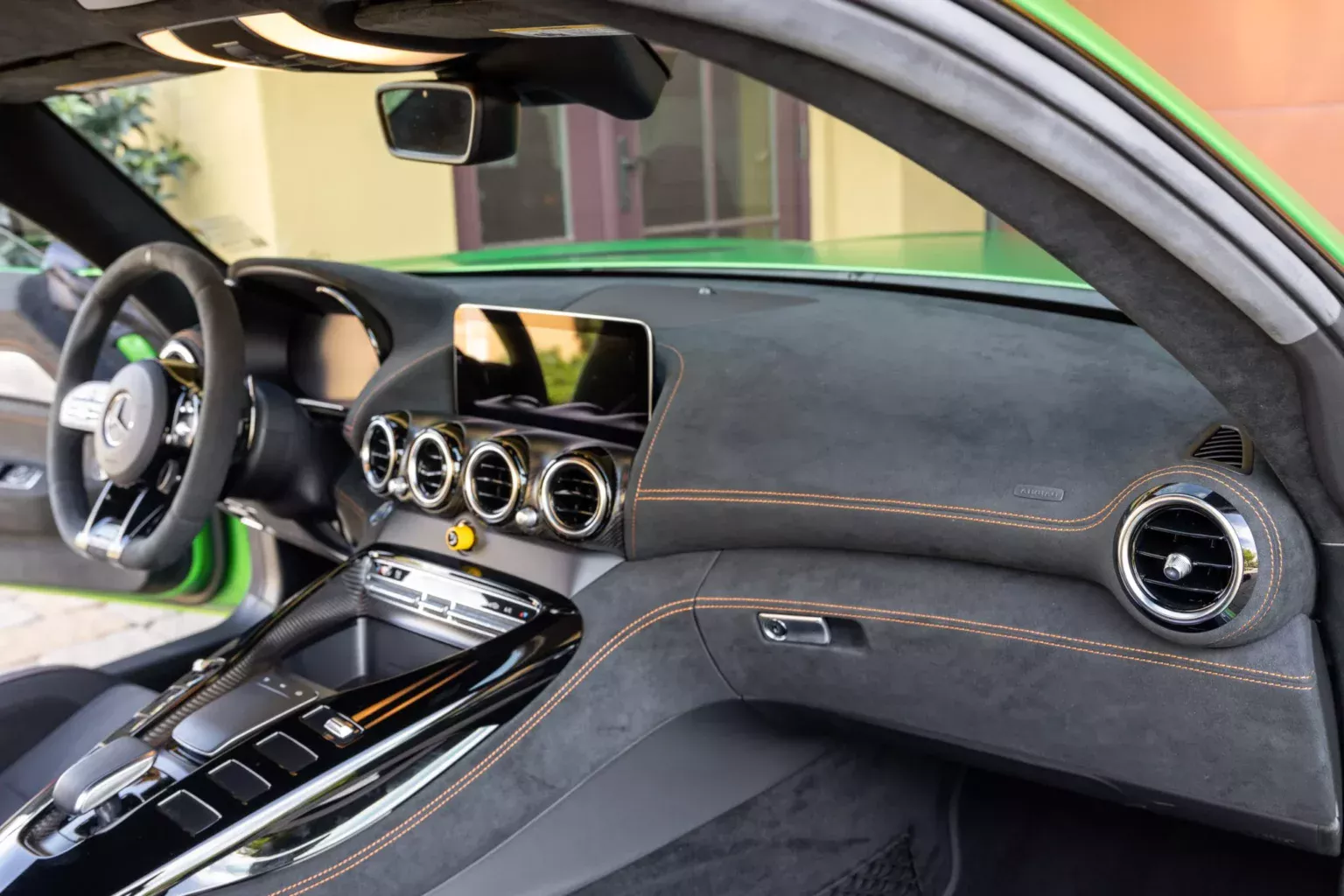 Mercedes-AMG-GT-Black-Series-1-1536x1025