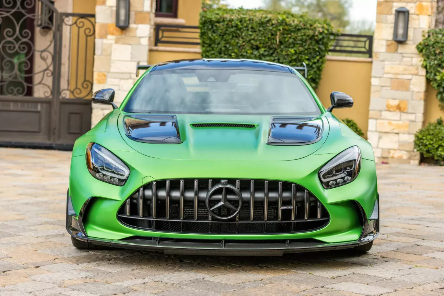 Mercedes-AMG-GT-Black-Series-1-1536x1025