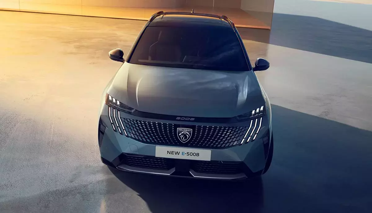 nowy PEUGEOT-E-5008-20