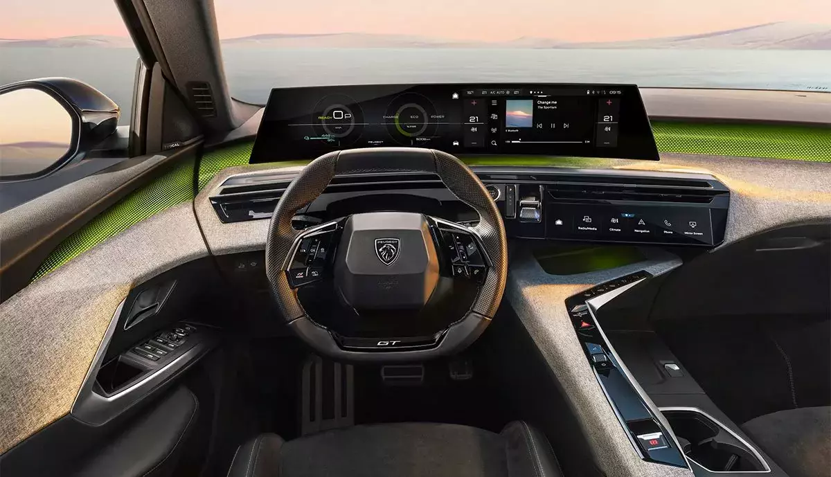 Nowy SUV PEUGEOT-E-5008
