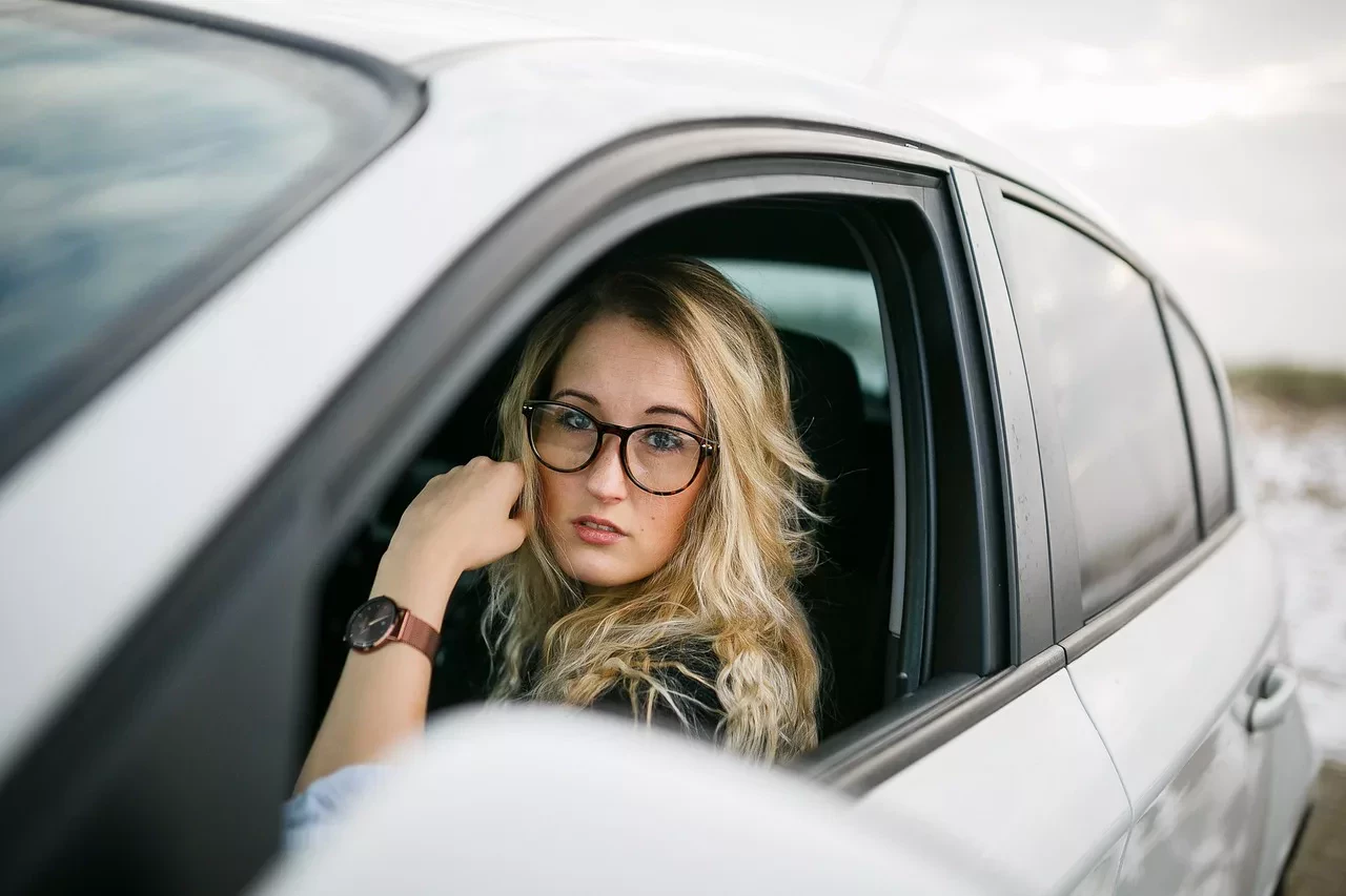 mandat za jazdę w okularach soczewki kod