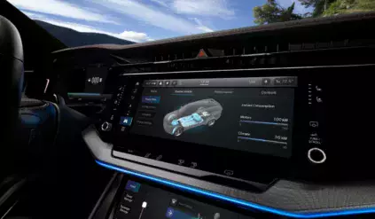 Pierwszy taki SUV w historii marki. Ma cztery ekrany, ale nie to jest najciekawsze