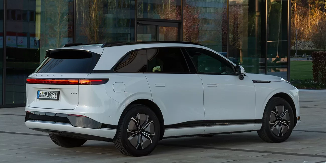 SUV Xpeng G9 tył