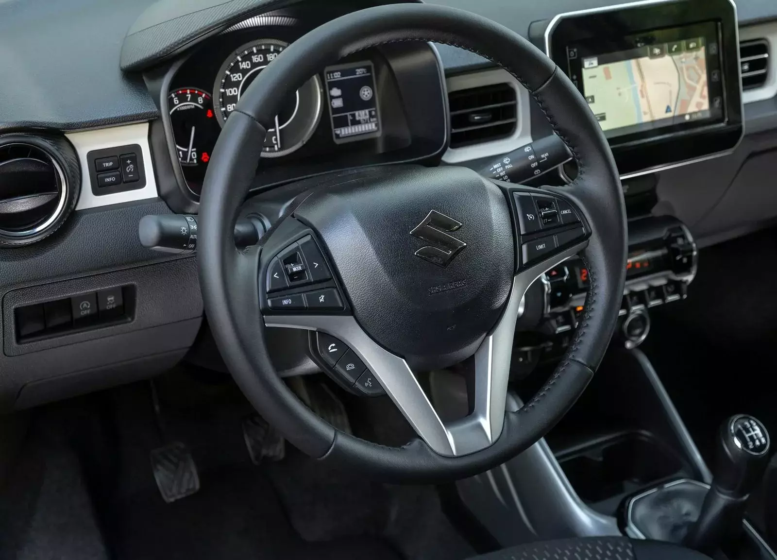 Suzuki Ignis 2020 / wnętrze