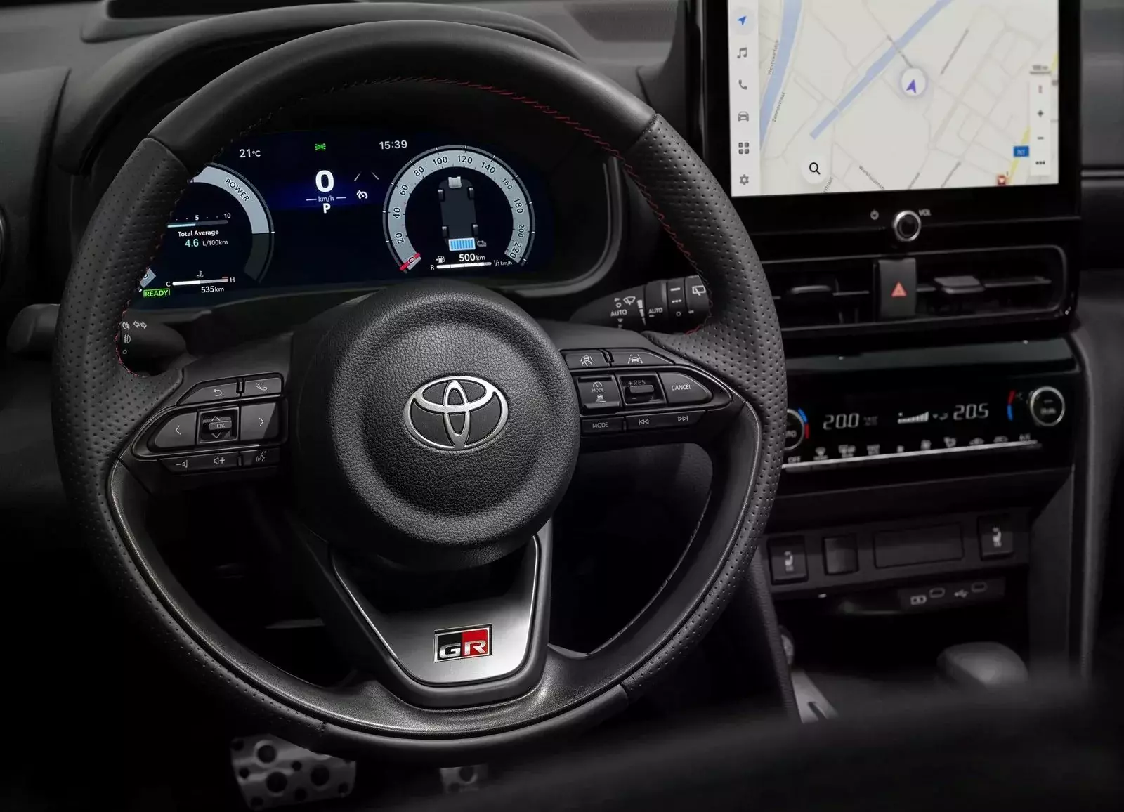 Toyota Yaris Cross 2024 / wnętrze / nowe cyfrowe zegary