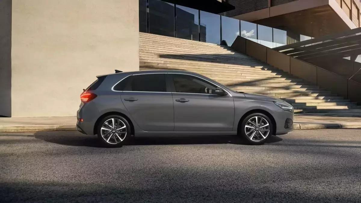 hyundai-i30-hatchback-2025