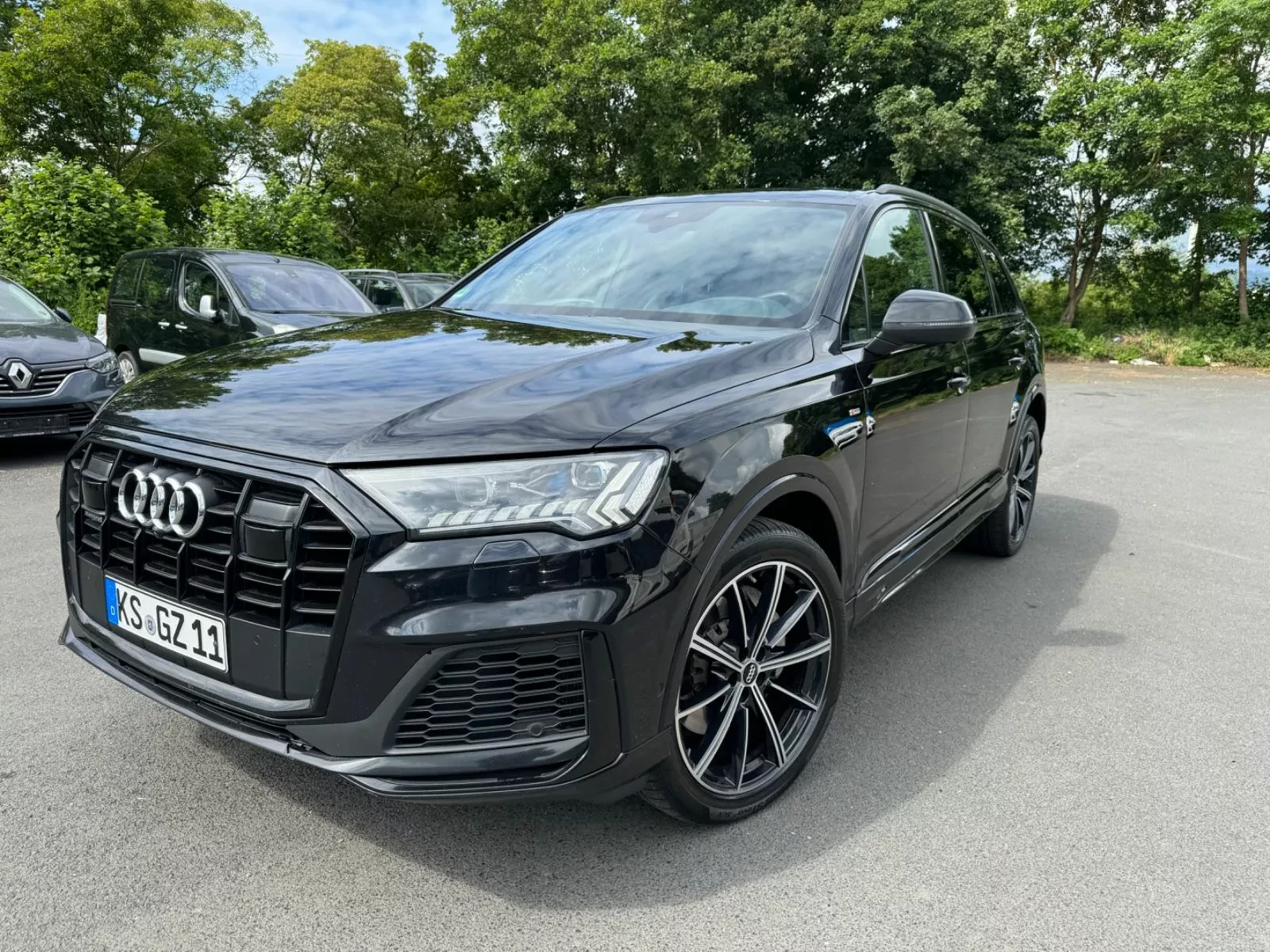 luksusowy-flagowy-suv-audi-q7