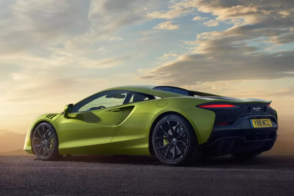 mclaren-stworzy-samochod-typu-suv