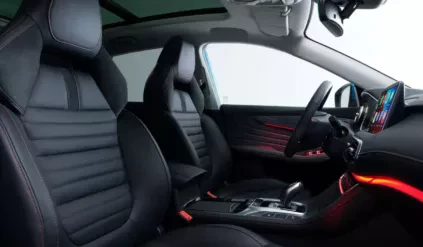 MG HS / wnętrze / rodzinny SUV