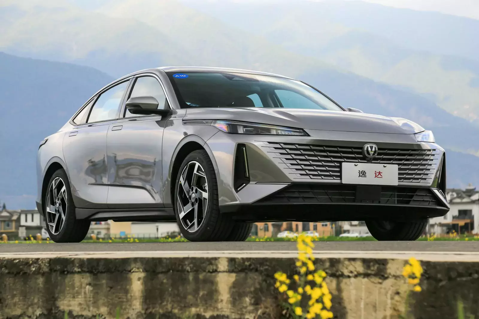 nowy-sedan-changan-lamore