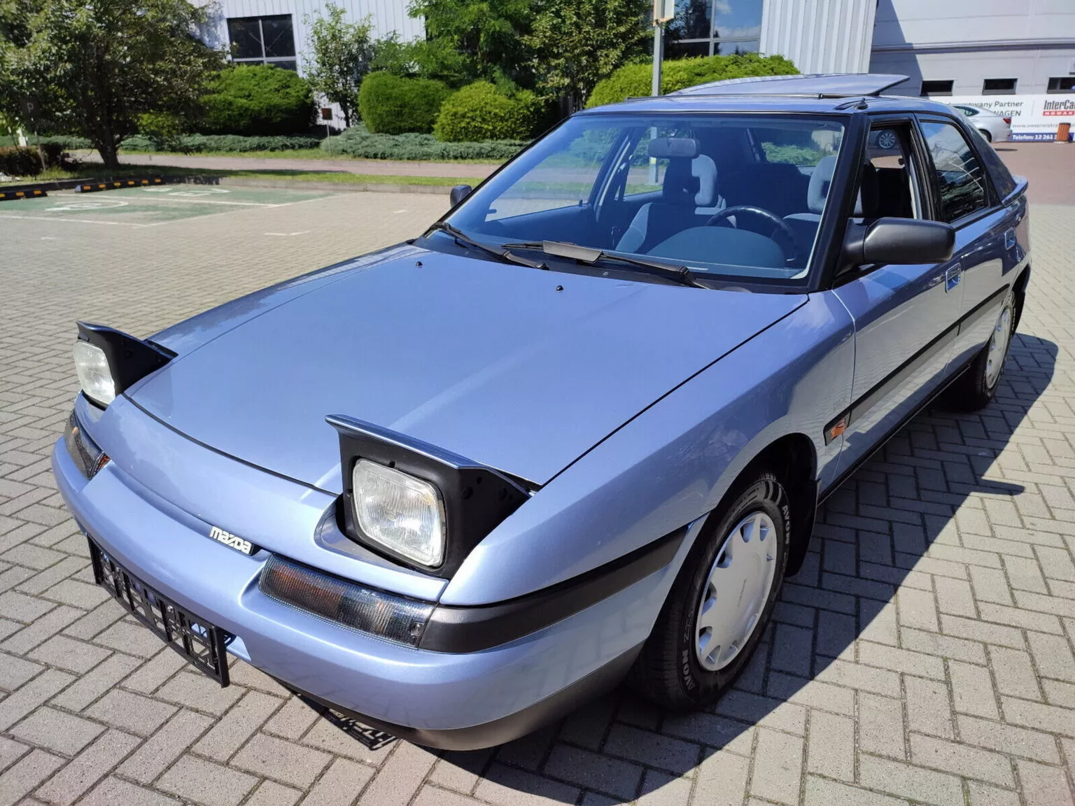 1990-Mazda-323F-10-1536x1153