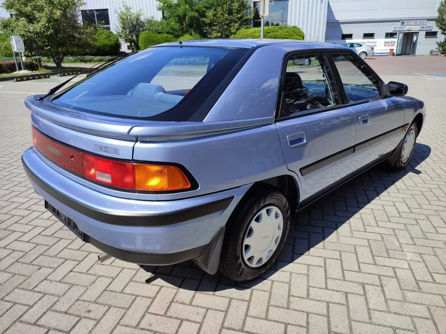 1990-Mazda-323F-10-1536x1153