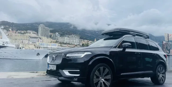 Ten SUV jest jak hollywoodzki amant – im starszy, tym lepszy. Dlaczego Volvo XC90 to wciąż optymalny wybór na długie podróże po Europie?