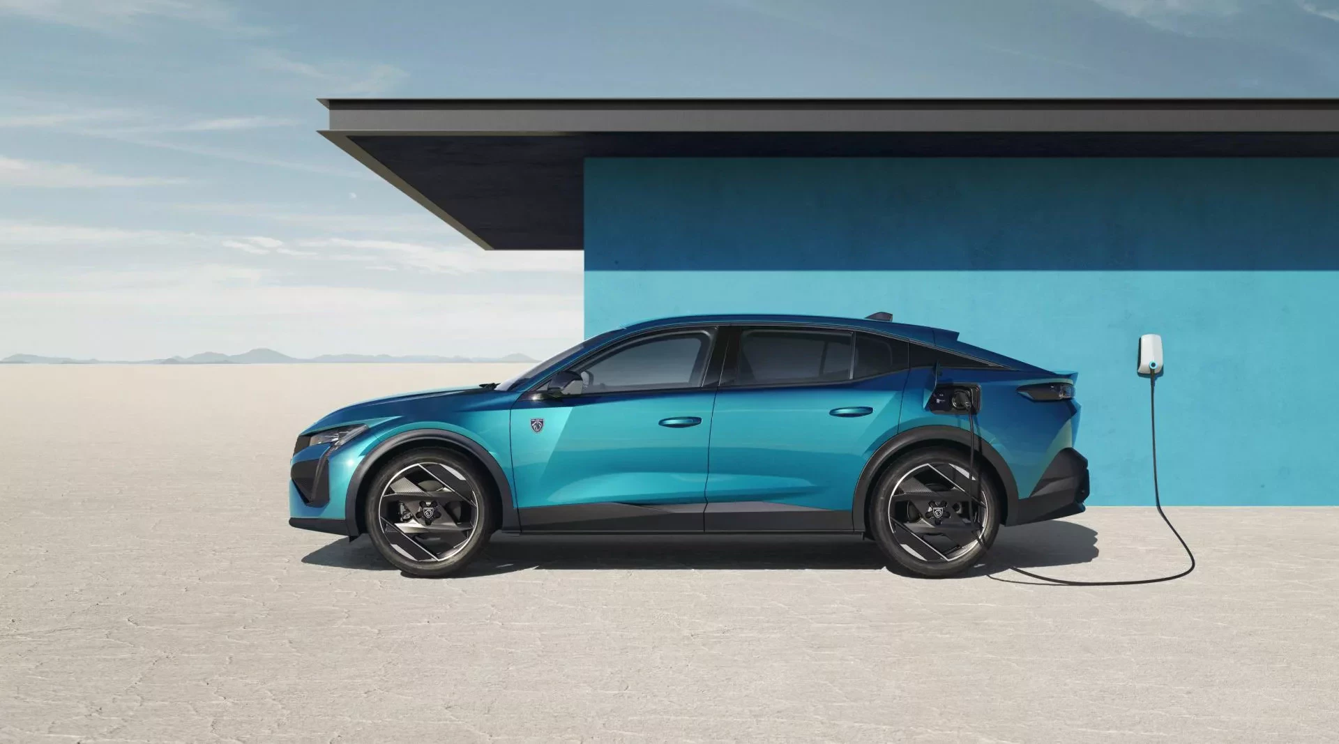 Peugeot 408 cena spalanie hybryda plug-in benzyna silnik opinie SUV