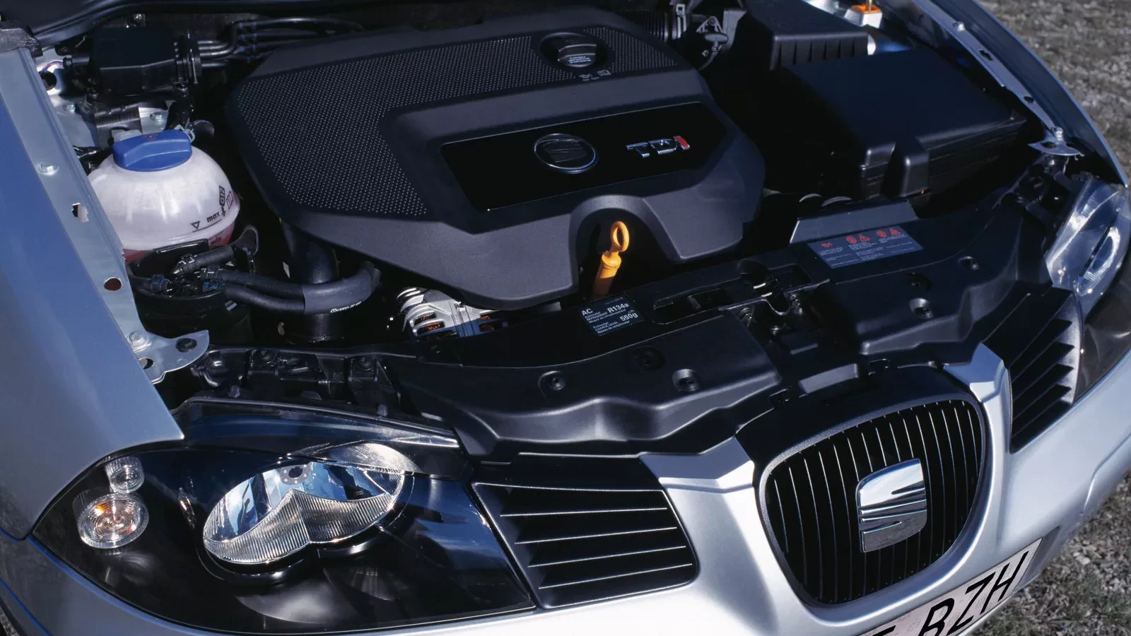 seat-vs-ferrari-stary-diesel