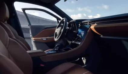 suv premium Lexus LBX