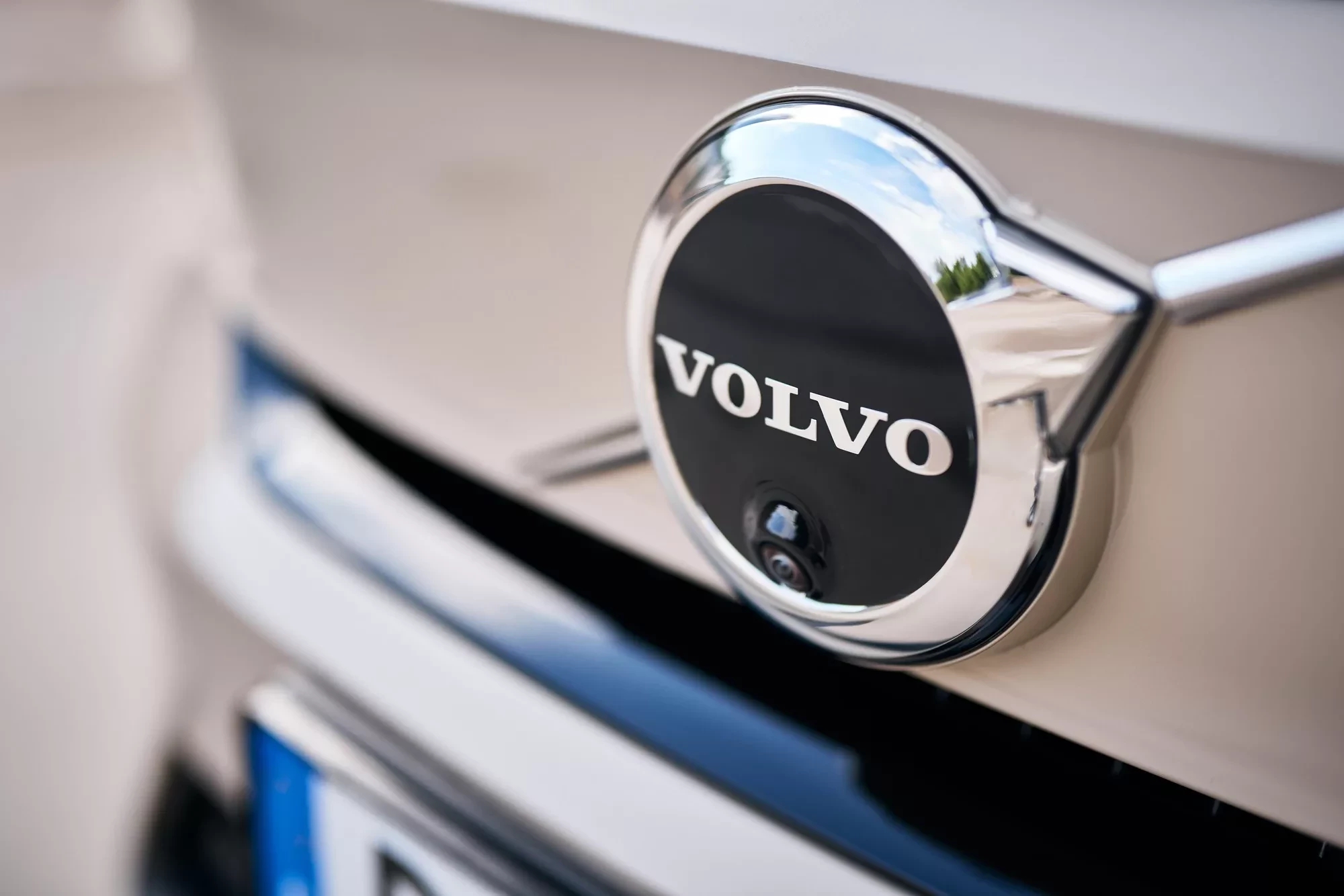 Volvo EX40 San Dune Edition