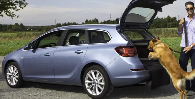 Opel Astra Sports Tourer 2011 kombi