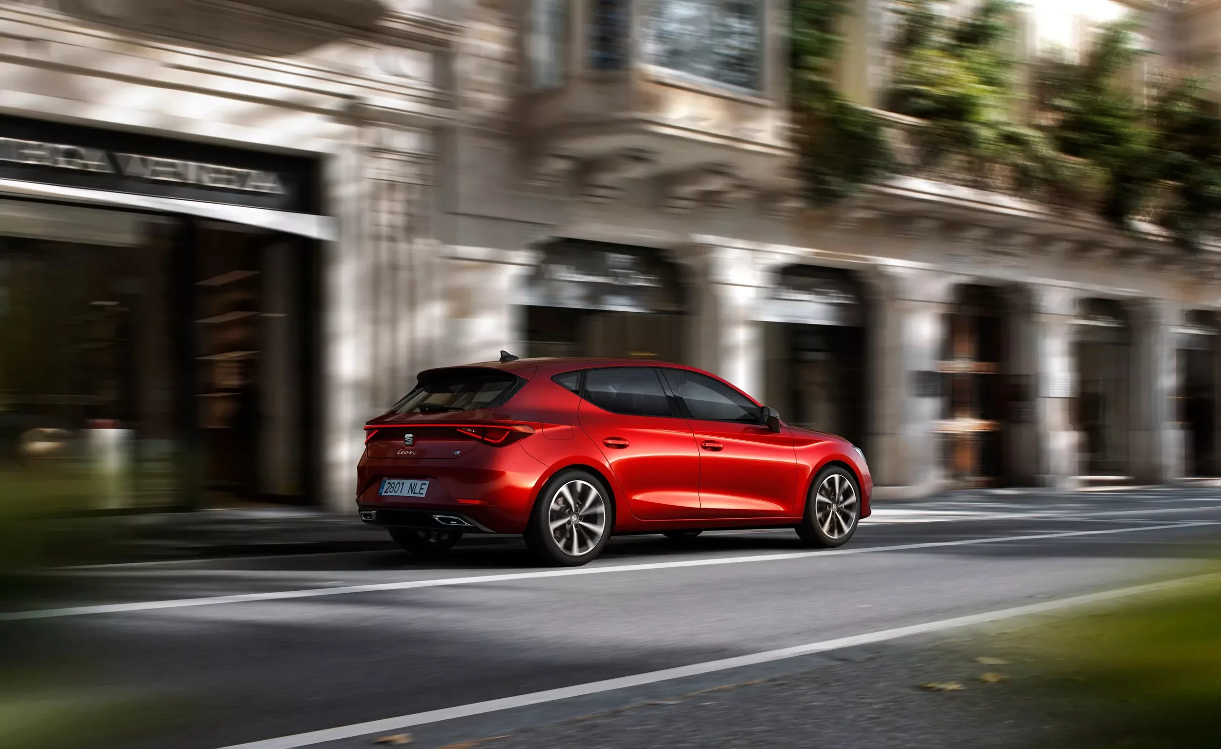 Seat Leon MY 2025 swietną opcją na SUV-y