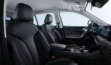 SUV MG HS 2025 wnętrze