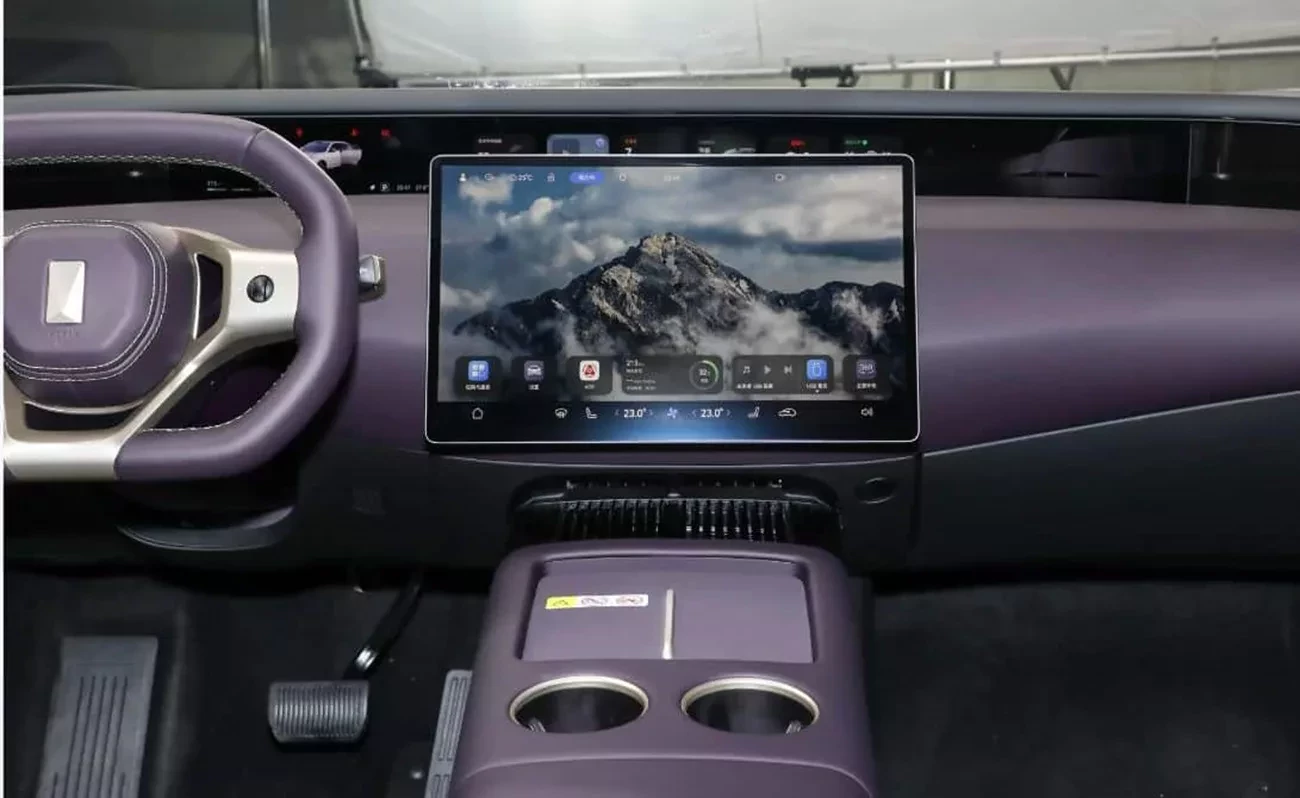 SUV Avatr 07 interior