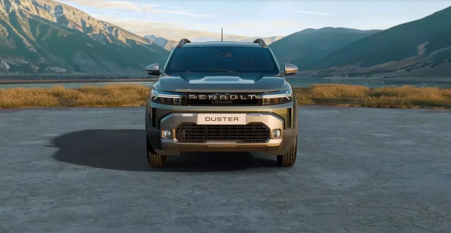 Samochód Dacii Duster z plakietką Renault