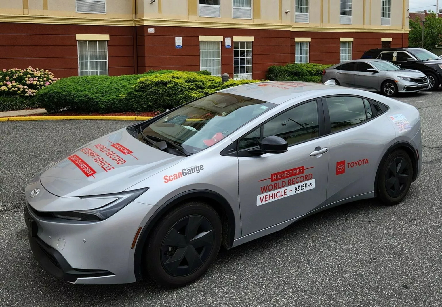 Toyota-Prius-Record-1-1536x1068