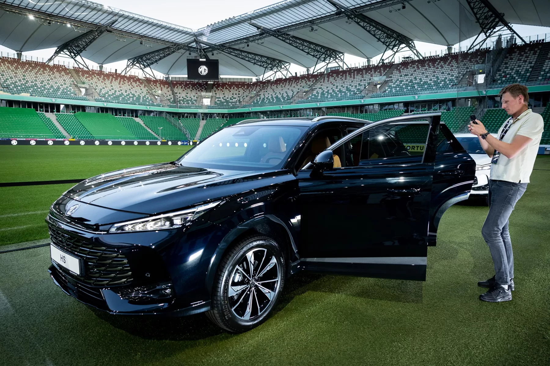 MG HS Plug-In Hybrid