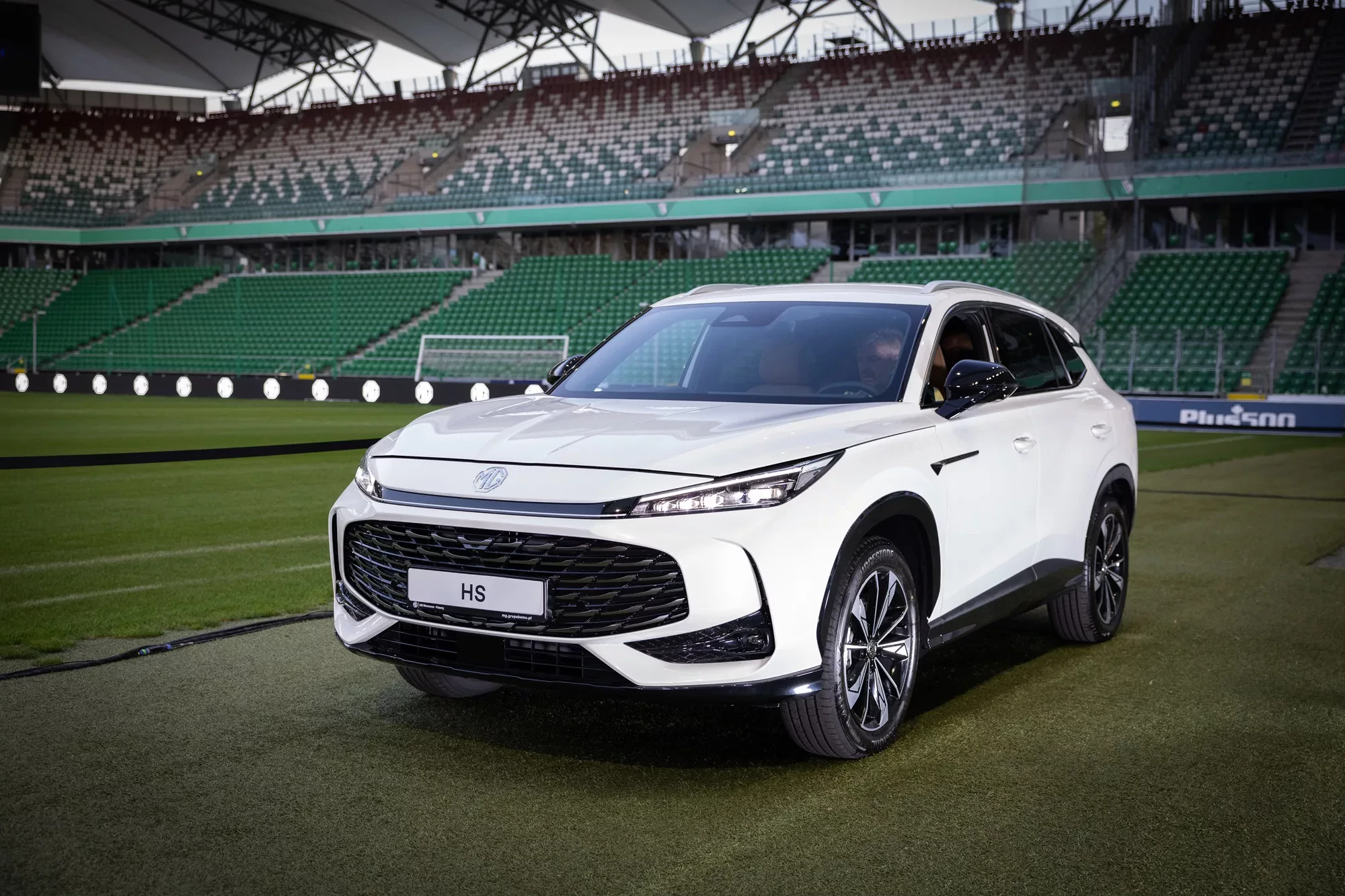 MGHS Plug-In Hybrid na stadionie Legii Warszawa