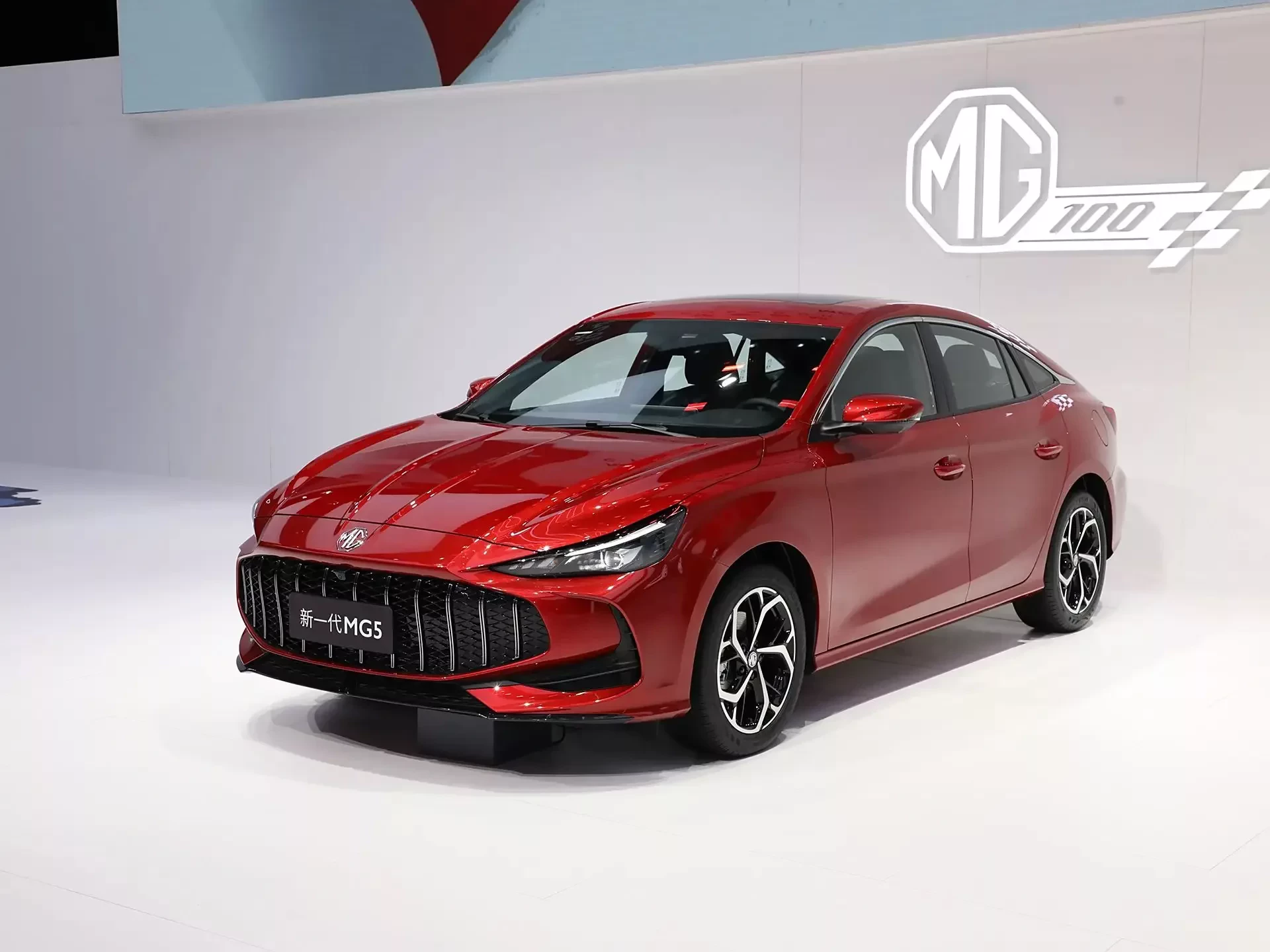 nowe MG5 2025