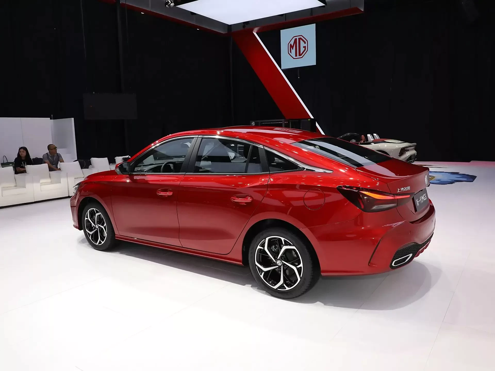 nowe MG5 jest spalinowe