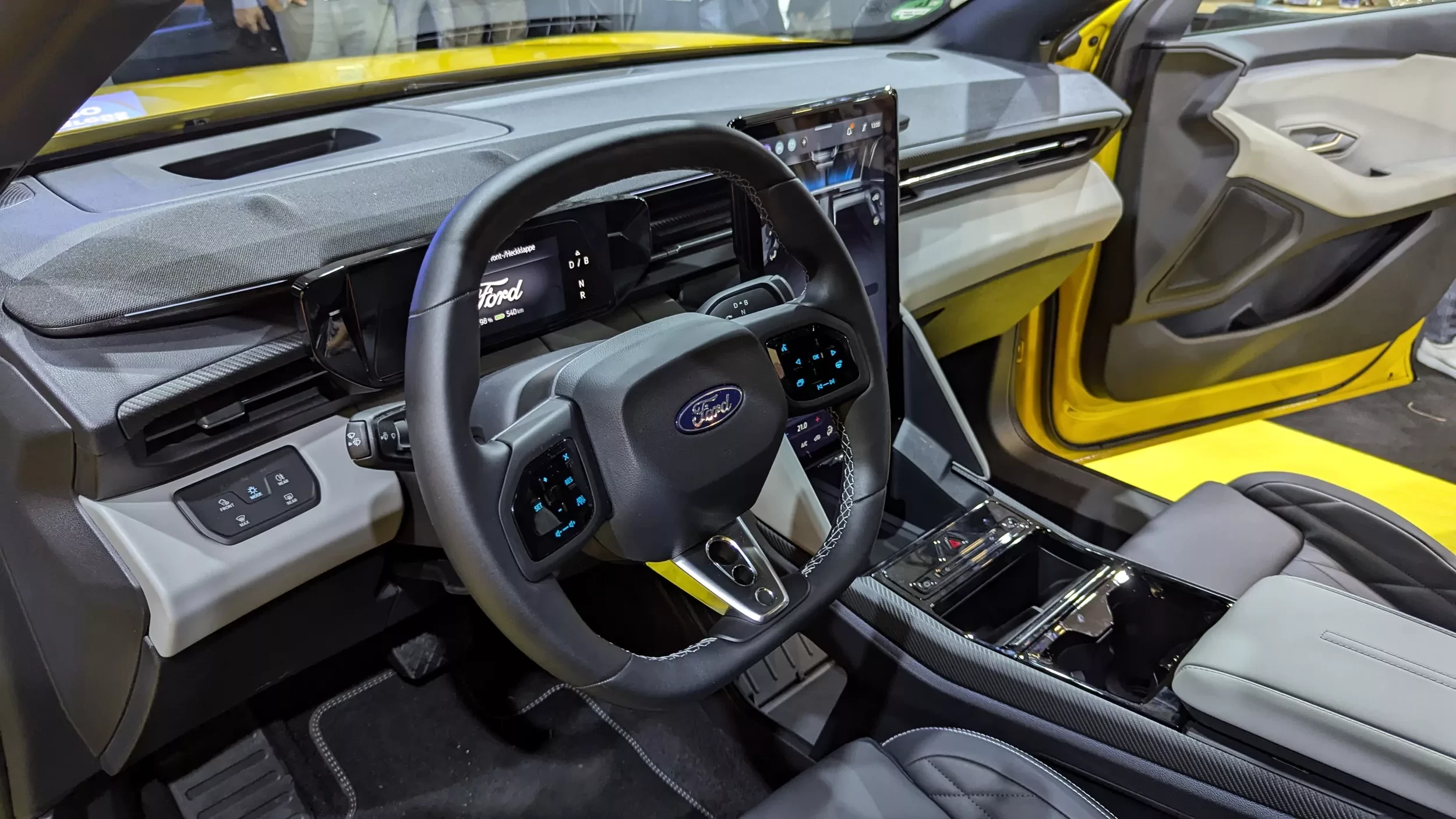 wnętrze Ford Capri EV